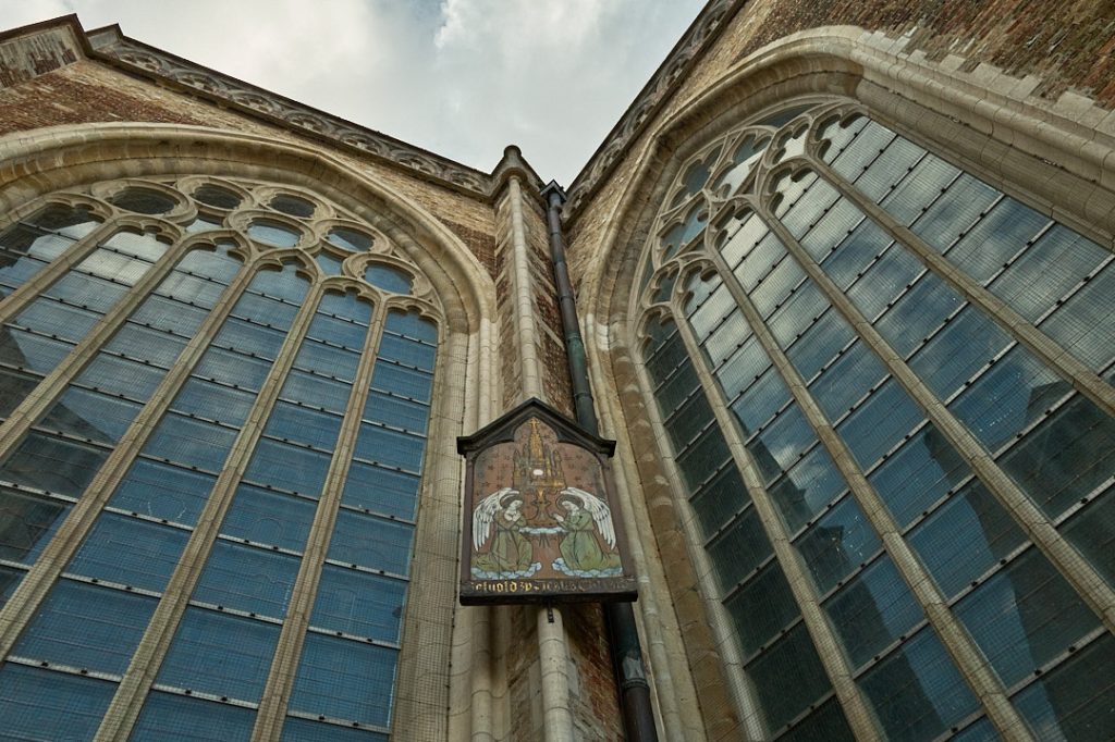 Middeleeuwse kerk in Brugge gefotografeerd door Henrieke van Assen Fotografie